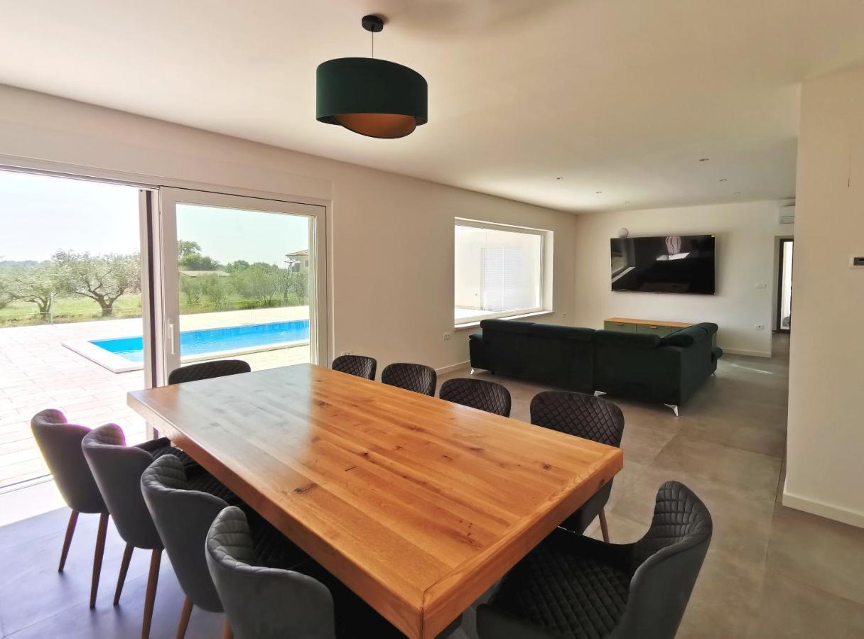 Mare E Monti With Heated Pool Villa Umag